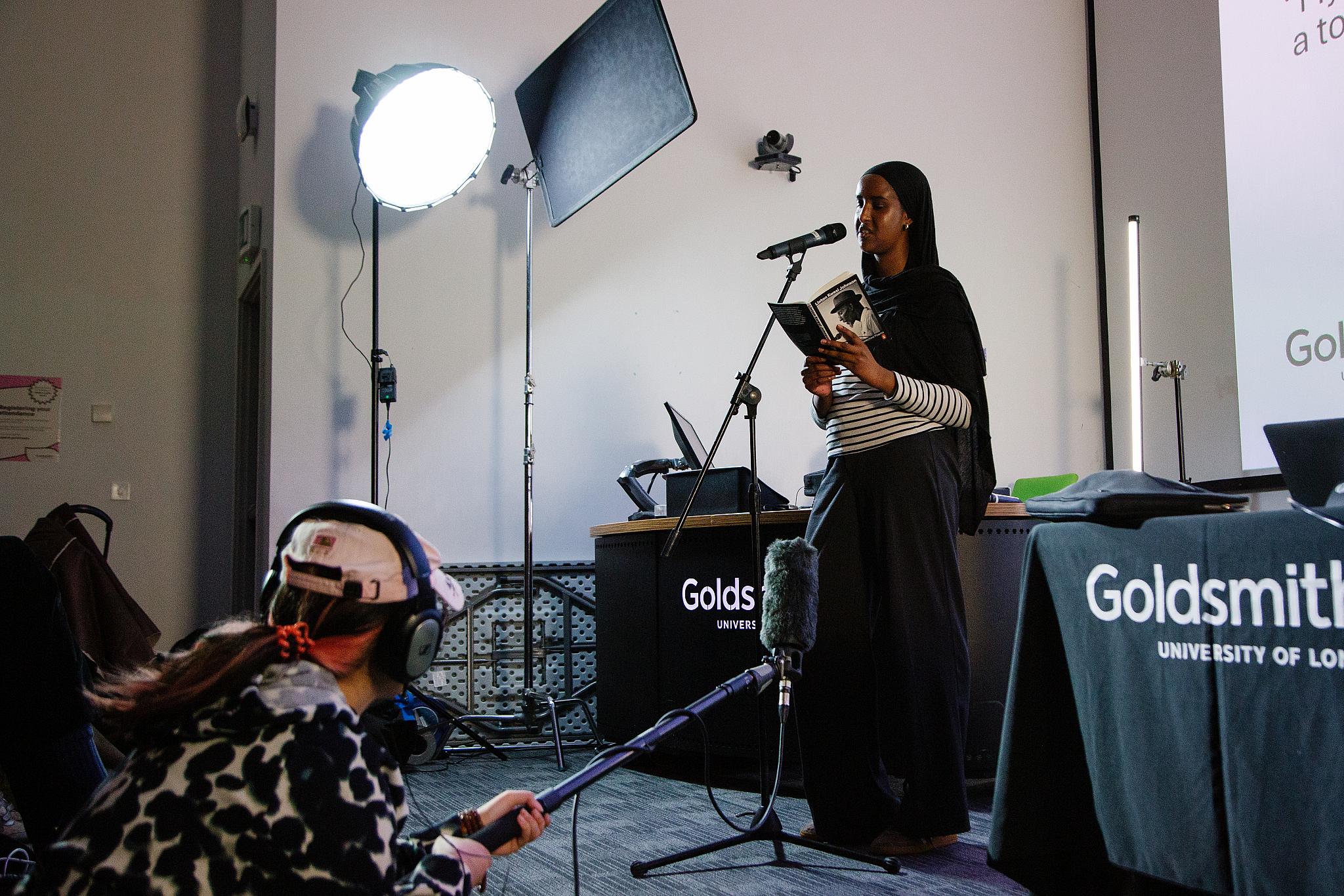 New Word Hawdah (1998) read by Faisa Mohamed