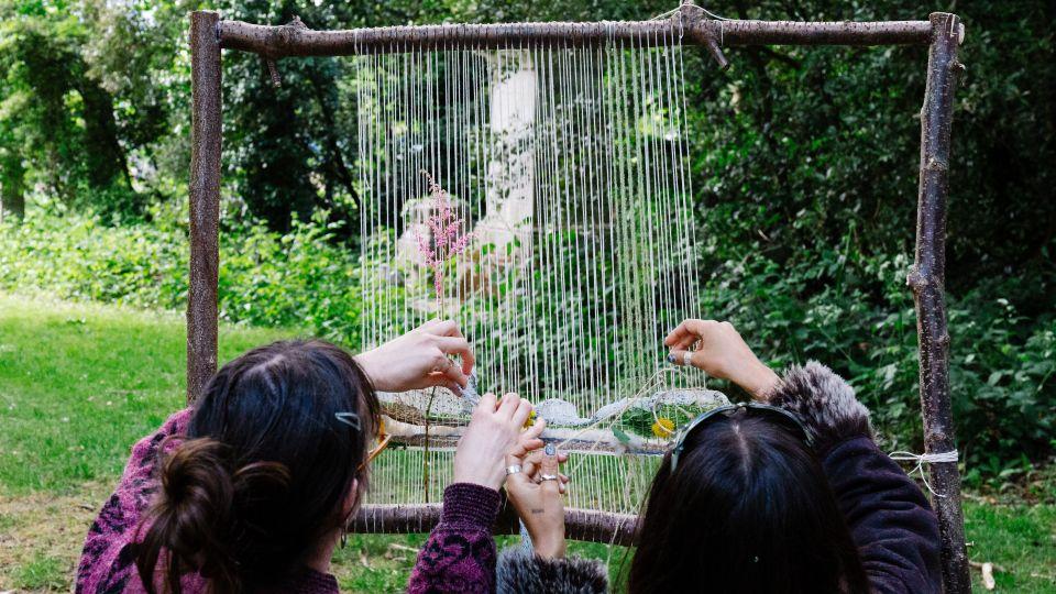 Spring flower weaving experience